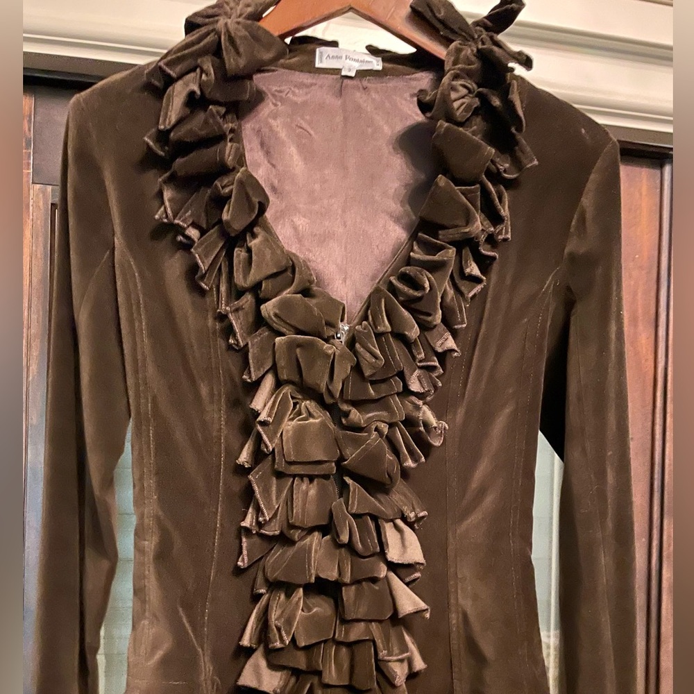 Beautiful Chocolate vintage ruffle blazer
